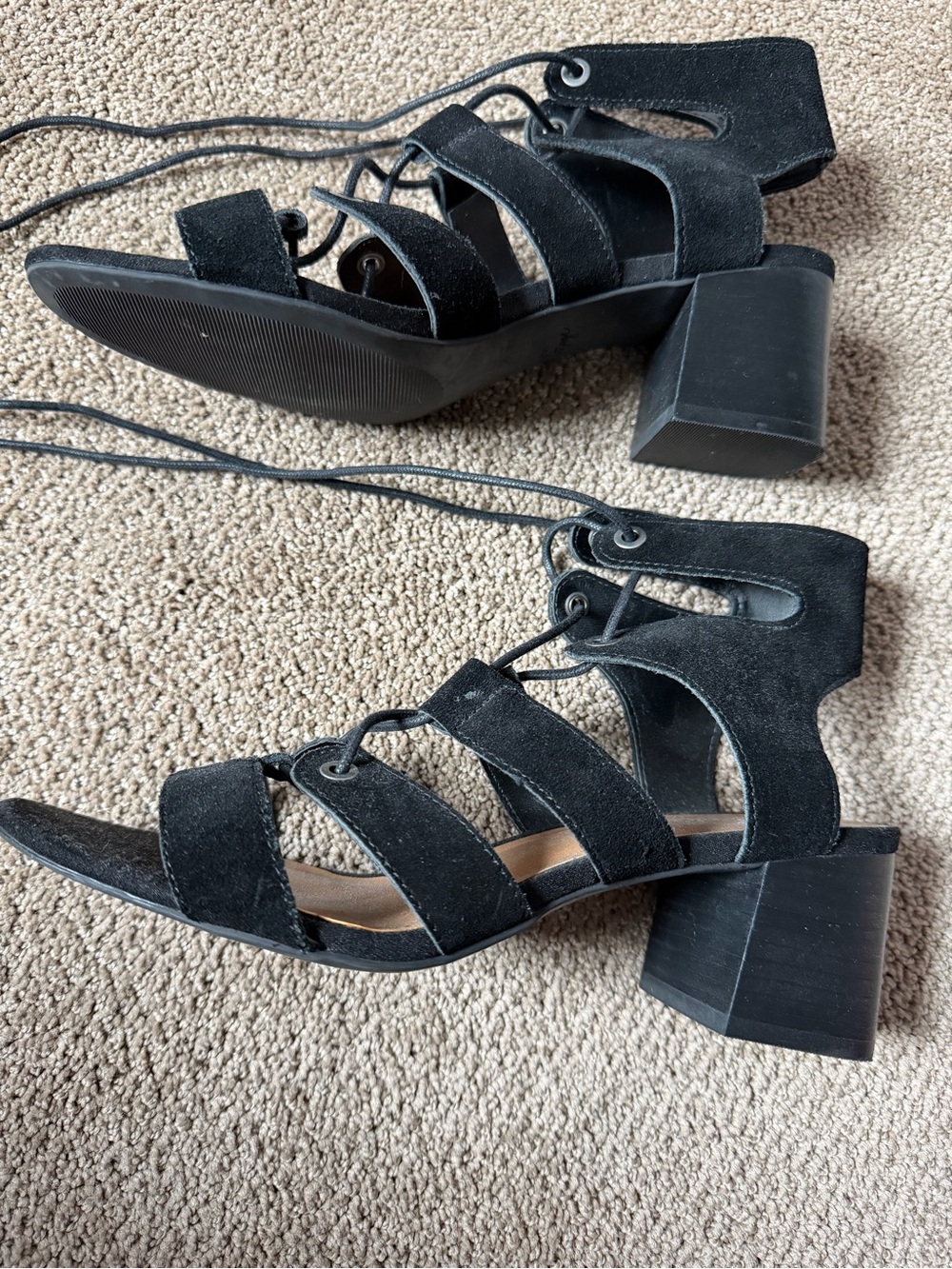 Size 8 1/2 lace up